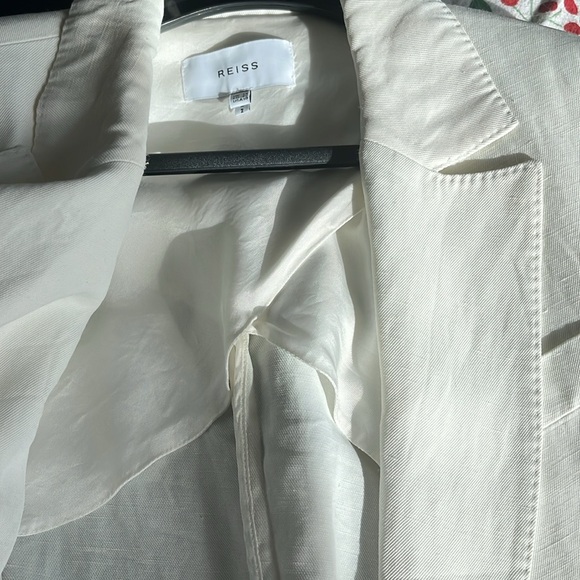 Reiss, white linen blend belted blazer, size 10 - Picture 8 of 8